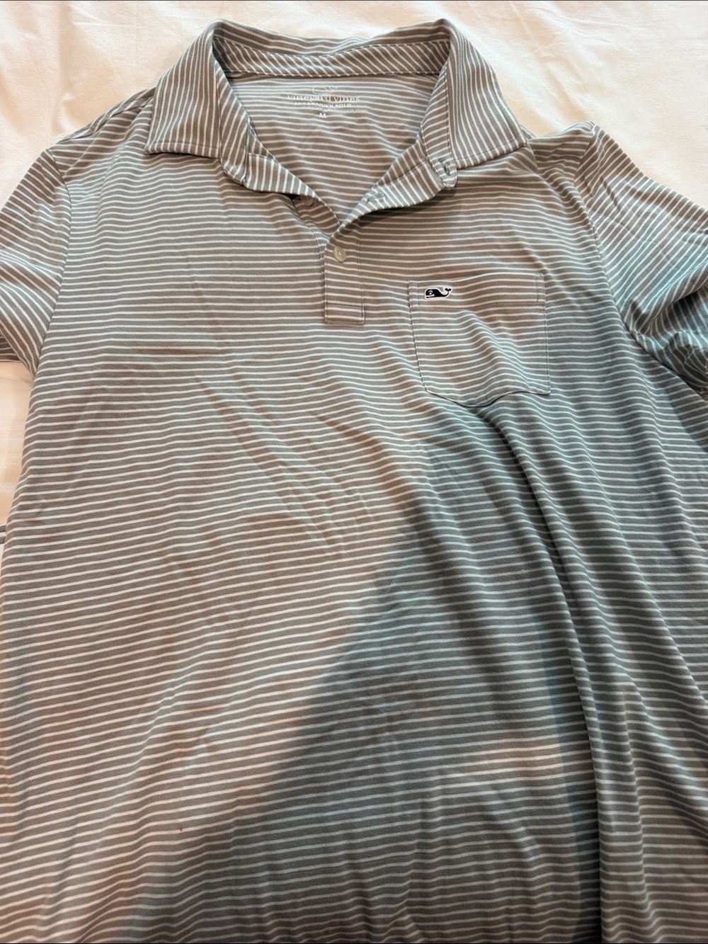 Vineyard Vines Men's Gray and White Striped Polo